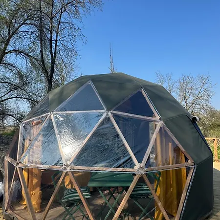 Dome Nature & Jaccuzi Au Bluegrassranch Kemping *