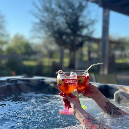 Dome Nature & Jaccuzi Au Bluegrassranch Kemping *