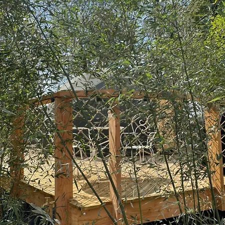 Dome Nature & Jaccuzi Au Bluegrassranch Kemping